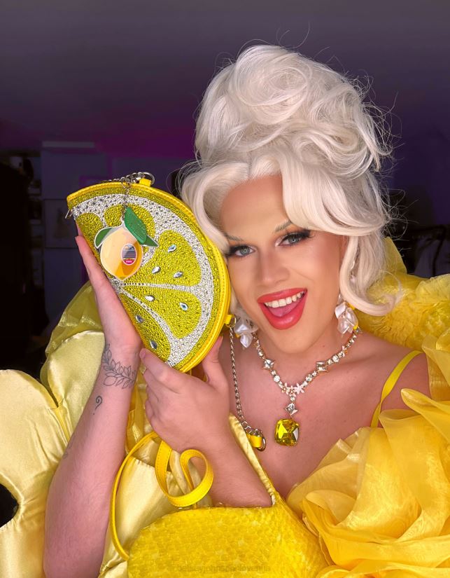kičasto nabrano čez telo rumenaBetsey Johnson ženske dodatki 664J2T209