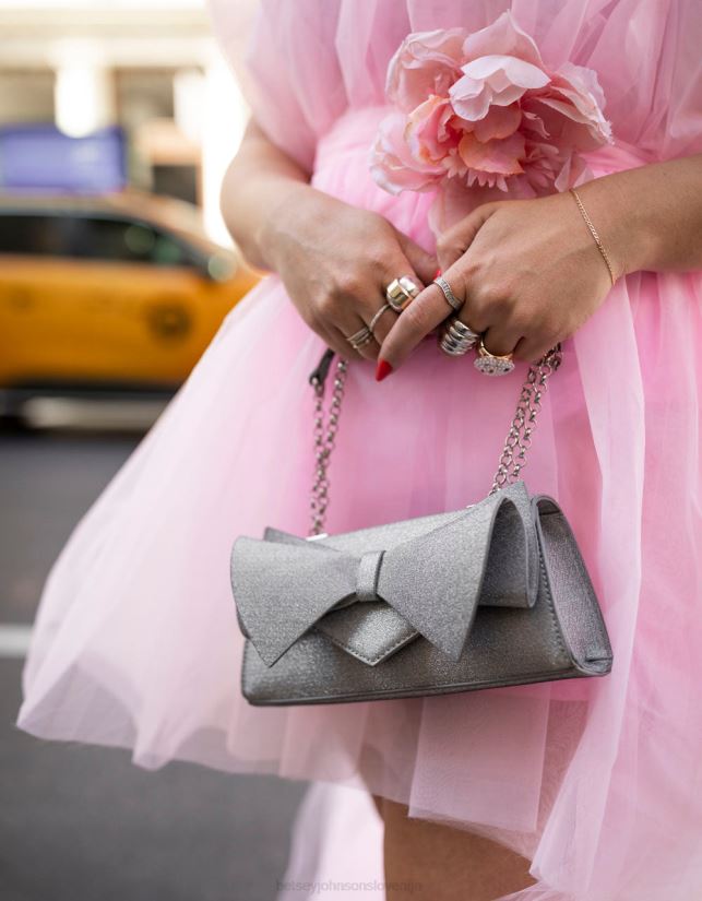 preklopna torba z oglatim lokom srebroBetsey Johnson ženske dodatki 664J2T215